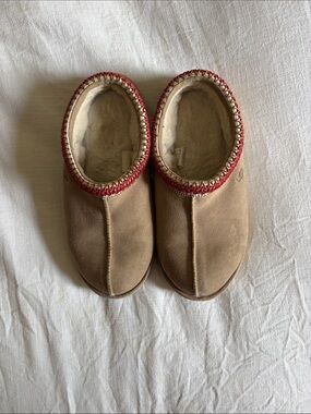 Women's Ugg Cozy Tan Suede Slip-On Slippers with Red Trim